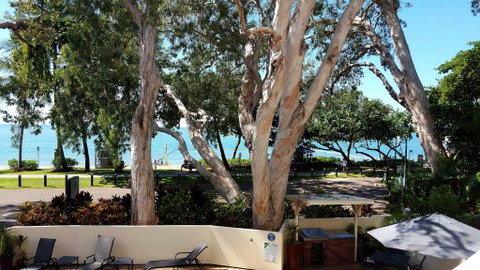 On Palm Cove Beachfront Apartments - Sunshine Coast Tourism 3