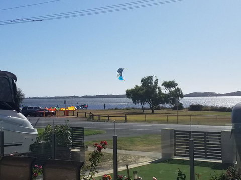 ON THE ESTUARY - Sunshine Coast Tourism 1
