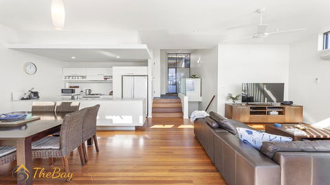 One Mile Ridge No.15 - Sunshine Coast Tourism 1
