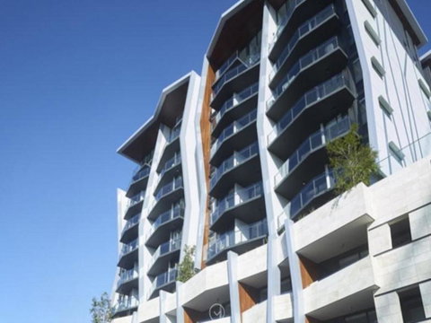 ONE OAK (693I) - Sunshine Coast Tourism 1