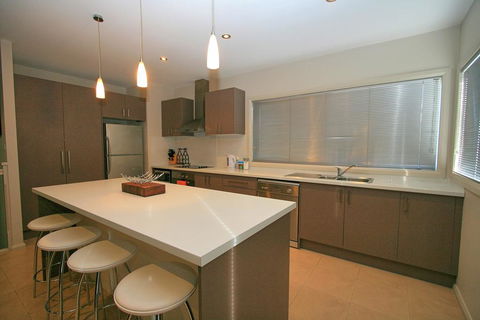 Opus 1/10 Poly Cow Lane - Sunshine Coast Tourism 3