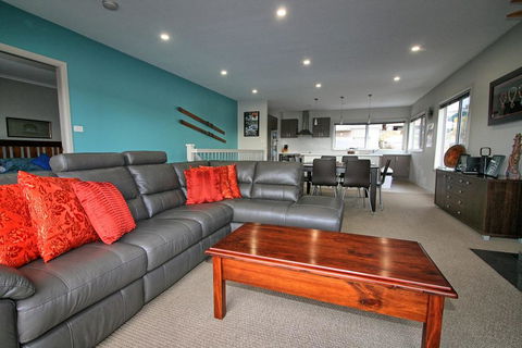 Opus 1/10 Poly Cow Lane - Sunshine Coast Tourism 1