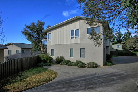 Opus 1/10 Poly Cow Lane - Sunshine Coast Tourism 2