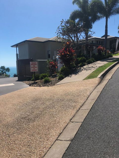 Oscar's View - Airlie Beach - Sunshine Coast Tourism 1