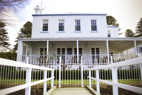 Oscars Waterfront Boutique Hotel - Sunshine Coast Tourism 0