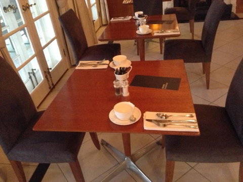Oscars Waterfront Boutique Hotel - Sunshine Coast Tourism 1