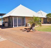 Osprey Holiday Village Unit 111 - Splendid 3 Bedroom Holiday Villa with a Pool in the Complex - Sunshine Coast Tourism