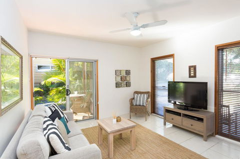 OUTRIGGER - Sunshine Coast Tourism 3