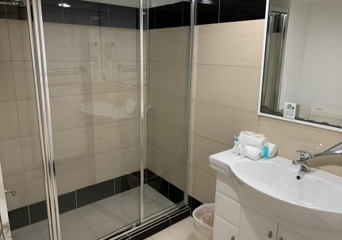 Outrigger Burleigh - Sunshine Coast Tourism 3