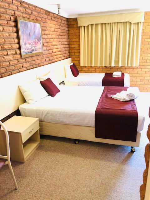 OVERLANDER MOTOR LODGE - Sunshine Coast Tourism 3