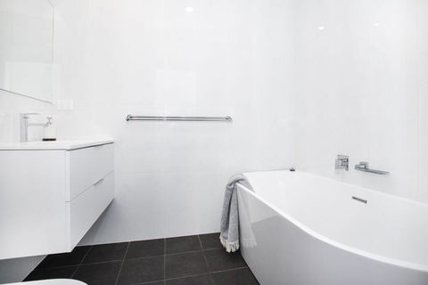 Pa's Beach House - Apartment 1 - Sunshine Coast Tourism 1