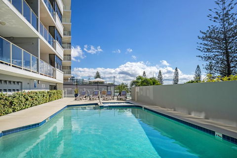 Pacific Beach Resort - Sunshine Coast Tourism 2