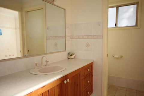Pacific Breeze - 118 Camden Head Rd Dunbogan - Sunshine Coast Tourism 1