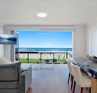 Palm Beach Beachfront Townhouse - Holiday Sunshine Coast