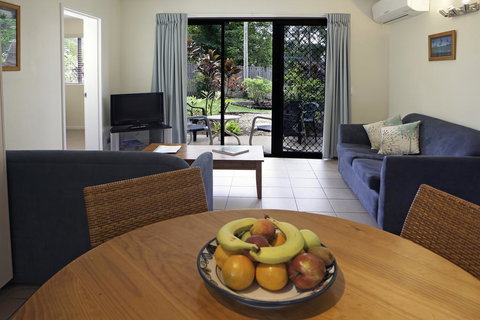 Palms At Trinity - Sunshine Coast Tourism 3