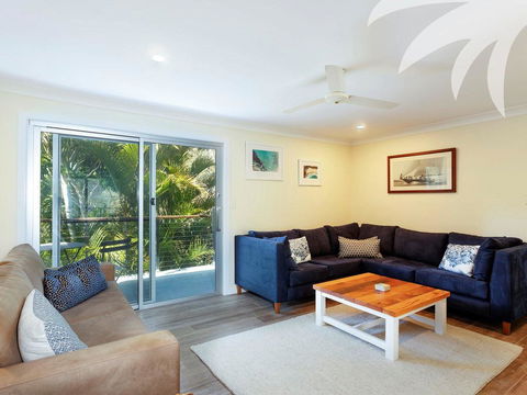 Palms House - Sunshine Coast Tourism 3