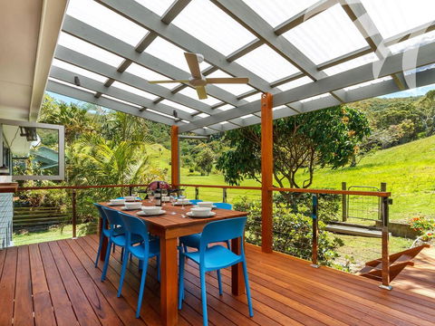 Palms House - Sunshine Coast Tourism 0