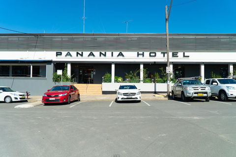 Panania Hotel - Holiday Sunshine Coast 0