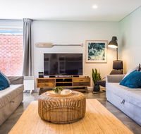 Pandanas Apartments 17B - Mollymook Beach - Sunshine Coast Tourism