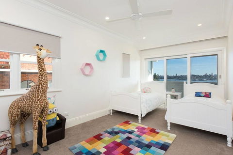 PANORAMIC HARBOUR VIEWS - Sunshine Coast Tourism 3