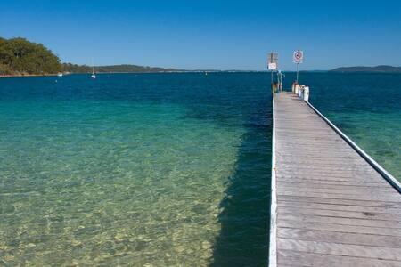 Paradise At The Bay - Holiday Sunshine Coast 0