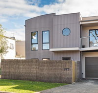 Paradise in Cowes - Sunshine Coast Tourism