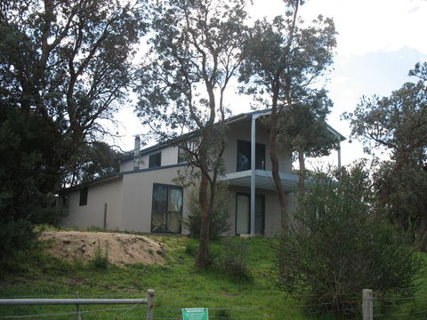 Paradise On The Boulevard - Sunshine Coast Tourism 0