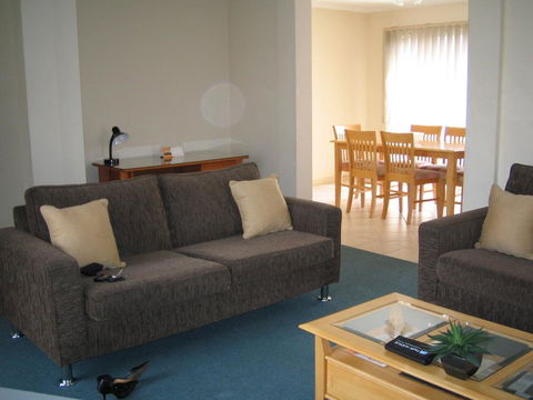 Park Avenue - Forest Hill - Sunshine Coast Tourism 3