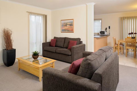 Park Avenue - Forest Hill - Sunshine Coast Tourism 1