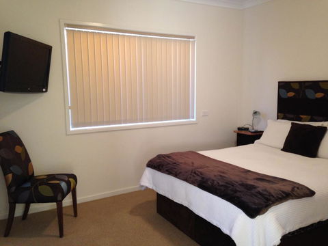Parker By The Sea - Sunshine Coast Tourism 0