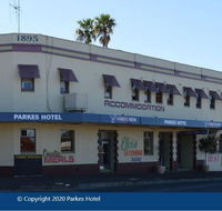 Parkes Hotel - Holiday Sunshine Coast