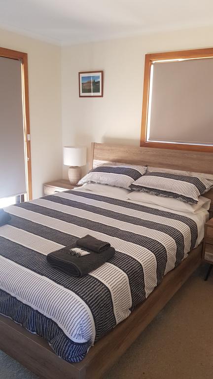 Parndana Hotel Cabins - Sunshine Coast Tourism 1