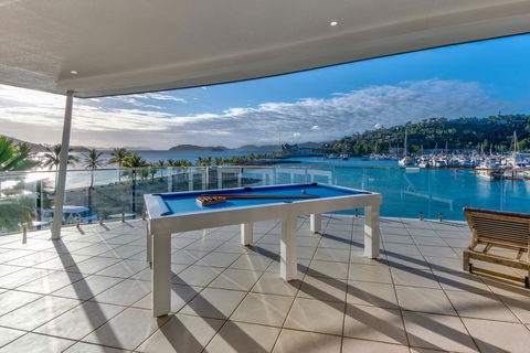 Pavillions Penthouse 25 - 4 Bedroom Luxury Ocean View Hamilton Island - Holiday Sunshine Coast 1
