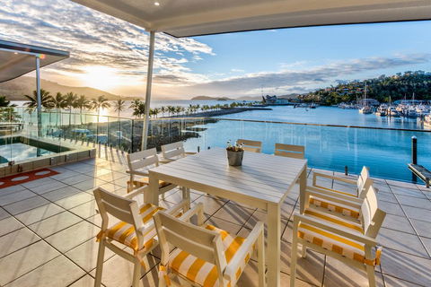 Pavillions Penthouse 25 - 4 Bedroom Luxury Ocean View Hamilton Island - Holiday Sunshine Coast 2