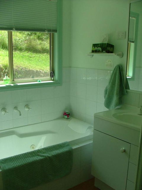 Peacehaven Country Cottages & Farmstay - Sunshine Coast Tourism 3