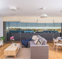 PEAK EAST 2bed2bath APT Ryde SO RELAXING - Holiday Sunshine Coast
