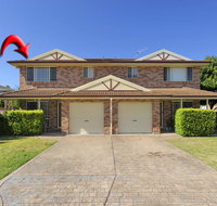 Pebble Parade1/8 - Holiday Sunshine Coast