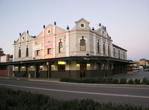 Peden's Hotel - Sunshine Coast Tourism 0