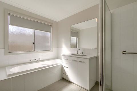 Pelican House - Sunshine Coast Tourism 3