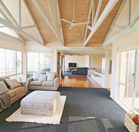 Pelican Lake Holiday House - Sunshine Coast Tourism