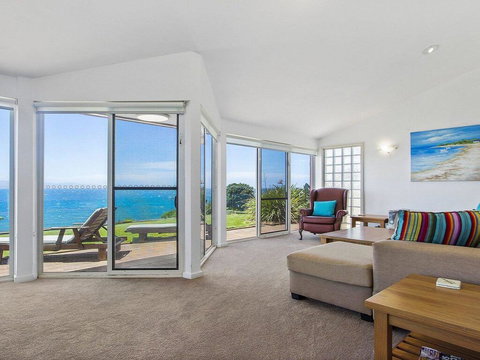 Penguin Head Retreat - Fabulous Views - Holiday Sunshine Coast 0