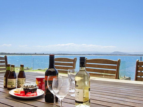 Penguin Head Retreat - Fabulous Views - Holiday Sunshine Coast 3