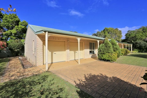 Perfect Getaway - Hervey Bay - Sunshine Coast Tourism 1