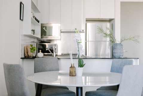 Perfect Location, Spacious 2BR Apt Near Flinders Station - Holiday Sunshine Coast 2
