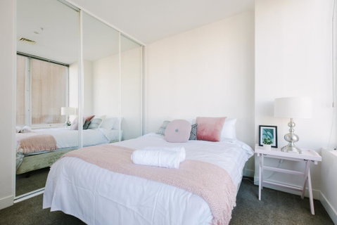 Perfect Location, Spacious 2BR Apt Near Flinders Station - Holiday Sunshine Coast 1