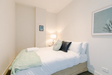 Perfect Location, Spacious 2BR Apt Near Flinders Station - Holiday Sunshine Coast 3