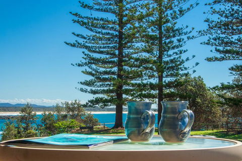 PERFECTLY POSITIONED BEACHFRONT APARTMENT-GREAT LOCATION WITH OCEAN VIEWS - Sunshine Coast Tourism 0