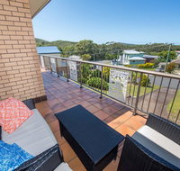 Pet Friendly Lentara St 8 - Fingal Bay - Holiday Sunshine Coast