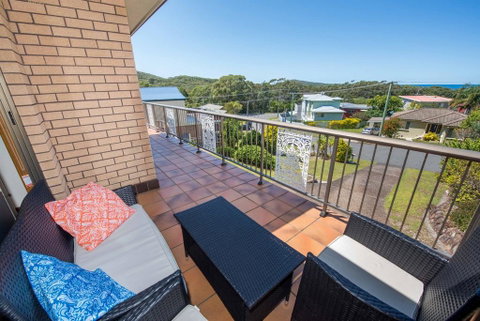 Pet Friendly Lentara St 8 - Fingal Bay - Sunshine Coast Tourism 0