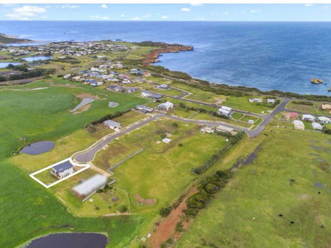 Peterborough Getaway - Sunshine Coast Tourism 2